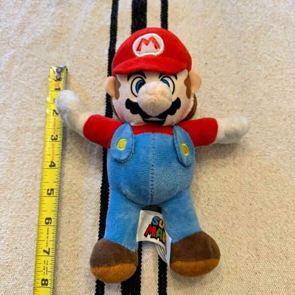 2021 Nintendo Super Mario 8 Inch Mario Plush Toy - Picture 5 of 5